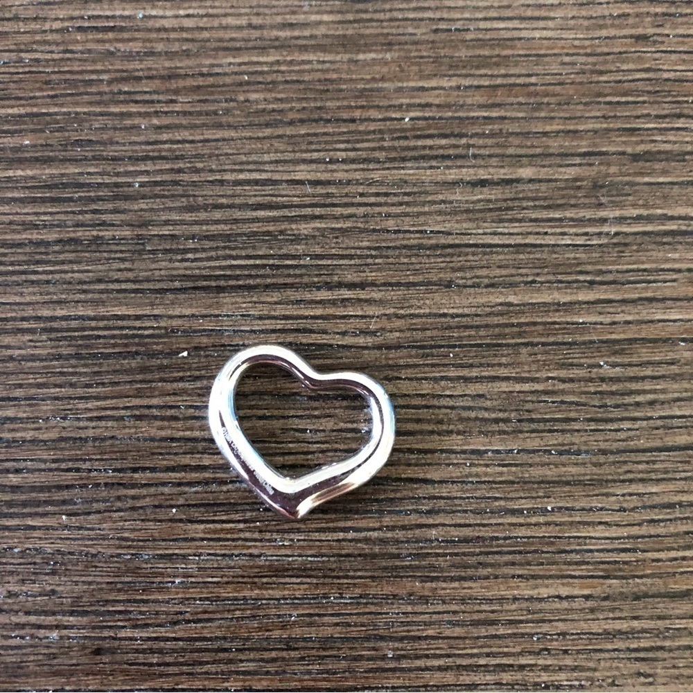Sliver Heart Pendent